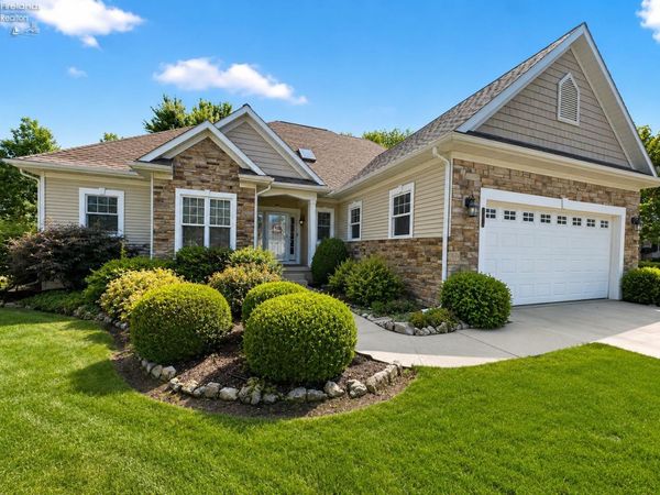 1042 Lost Lake Road, Port Clinton, OH 43452