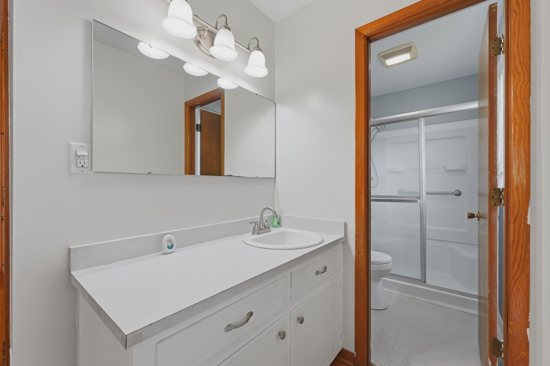 102 Washington Drive Photo 11