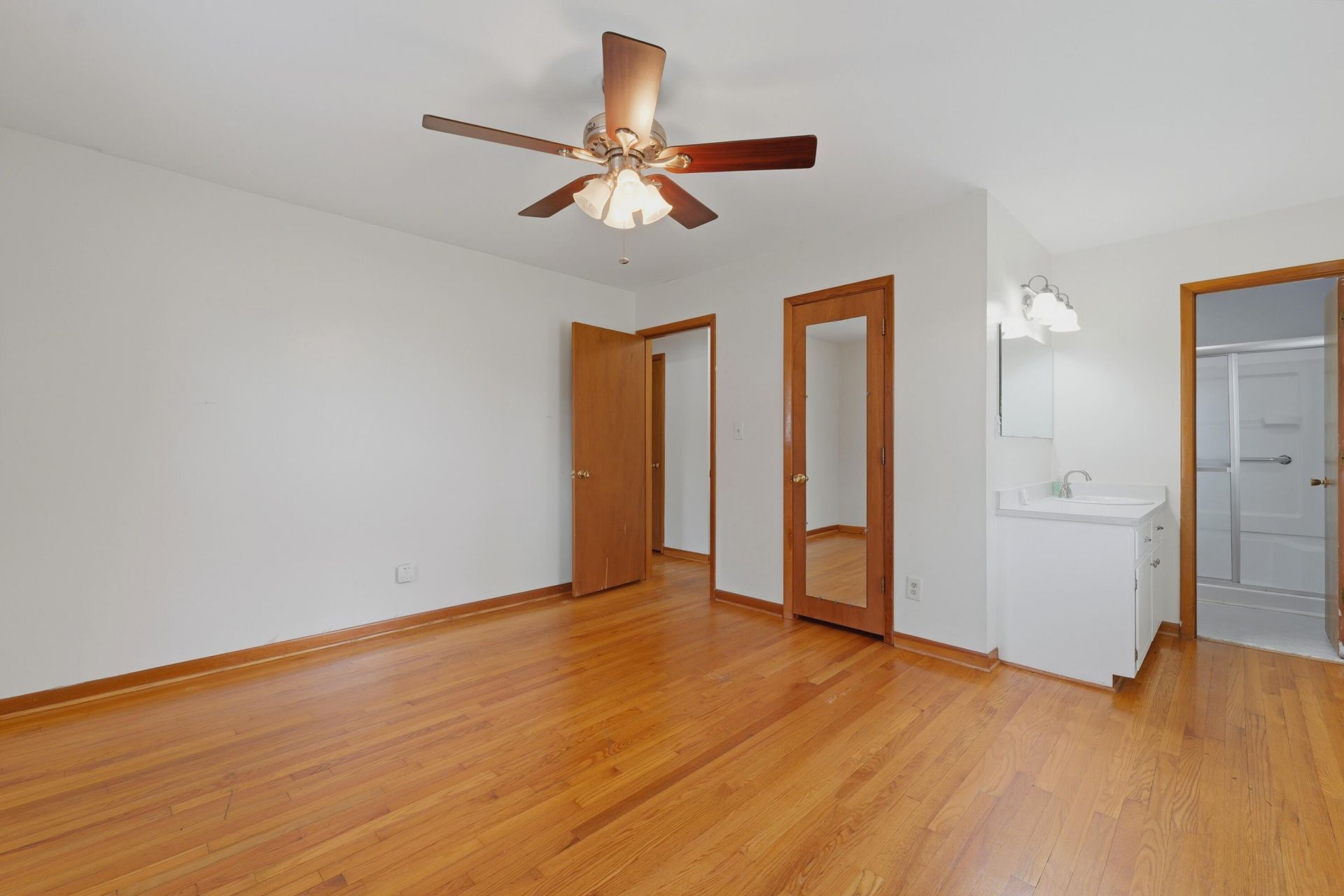 102 Washington Drive Photo 12