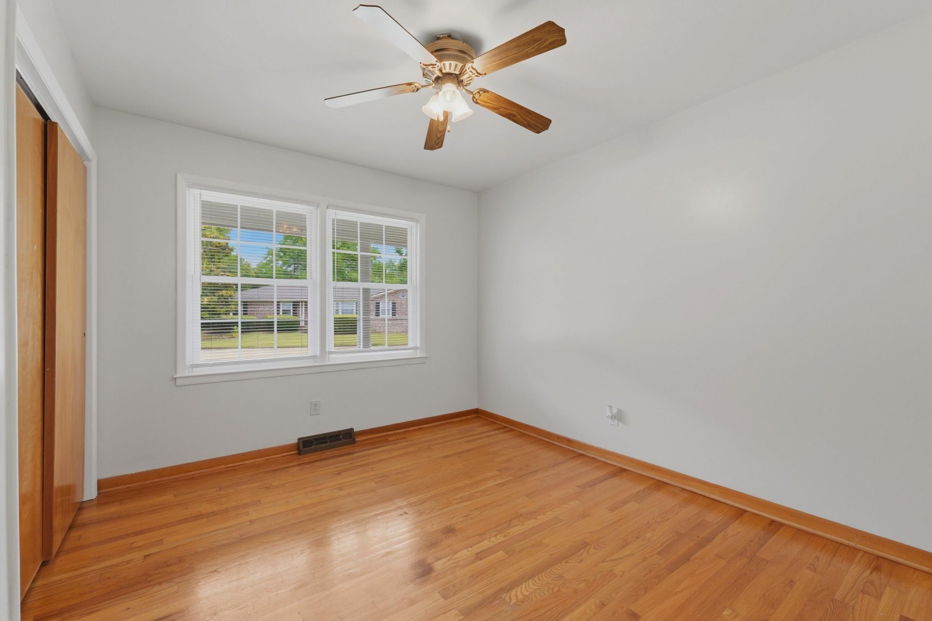 102 Washington Drive Photo 13