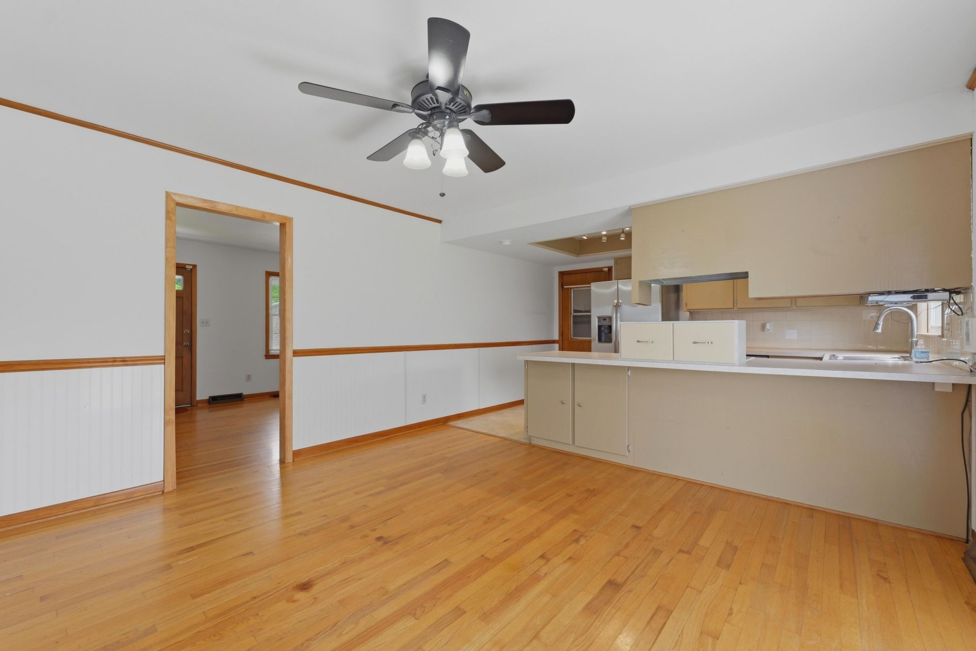 102 Washington Drive Photo 4