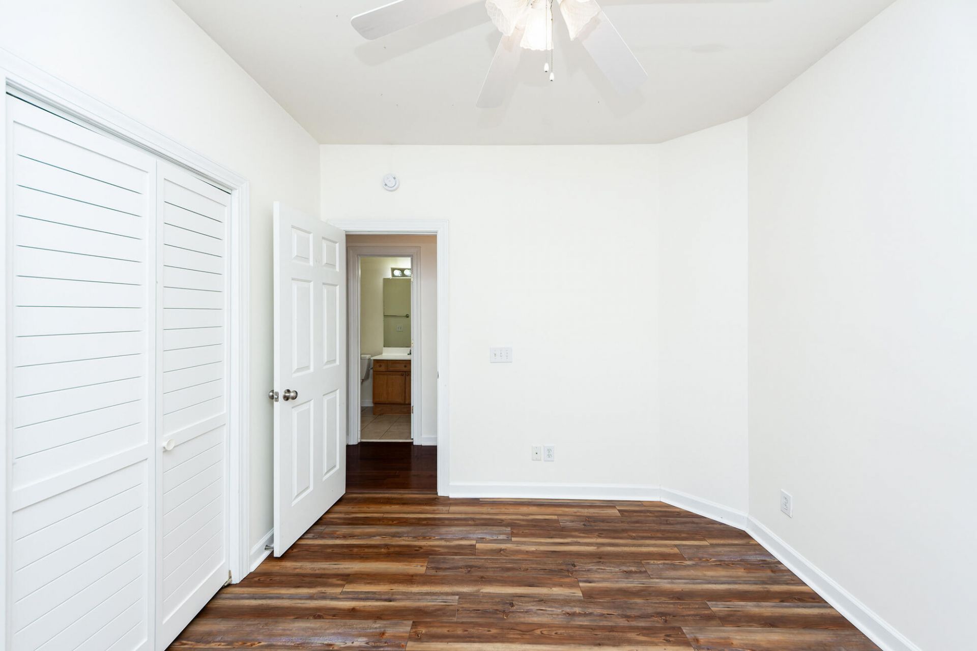 301 Pickering Lane Photo 20