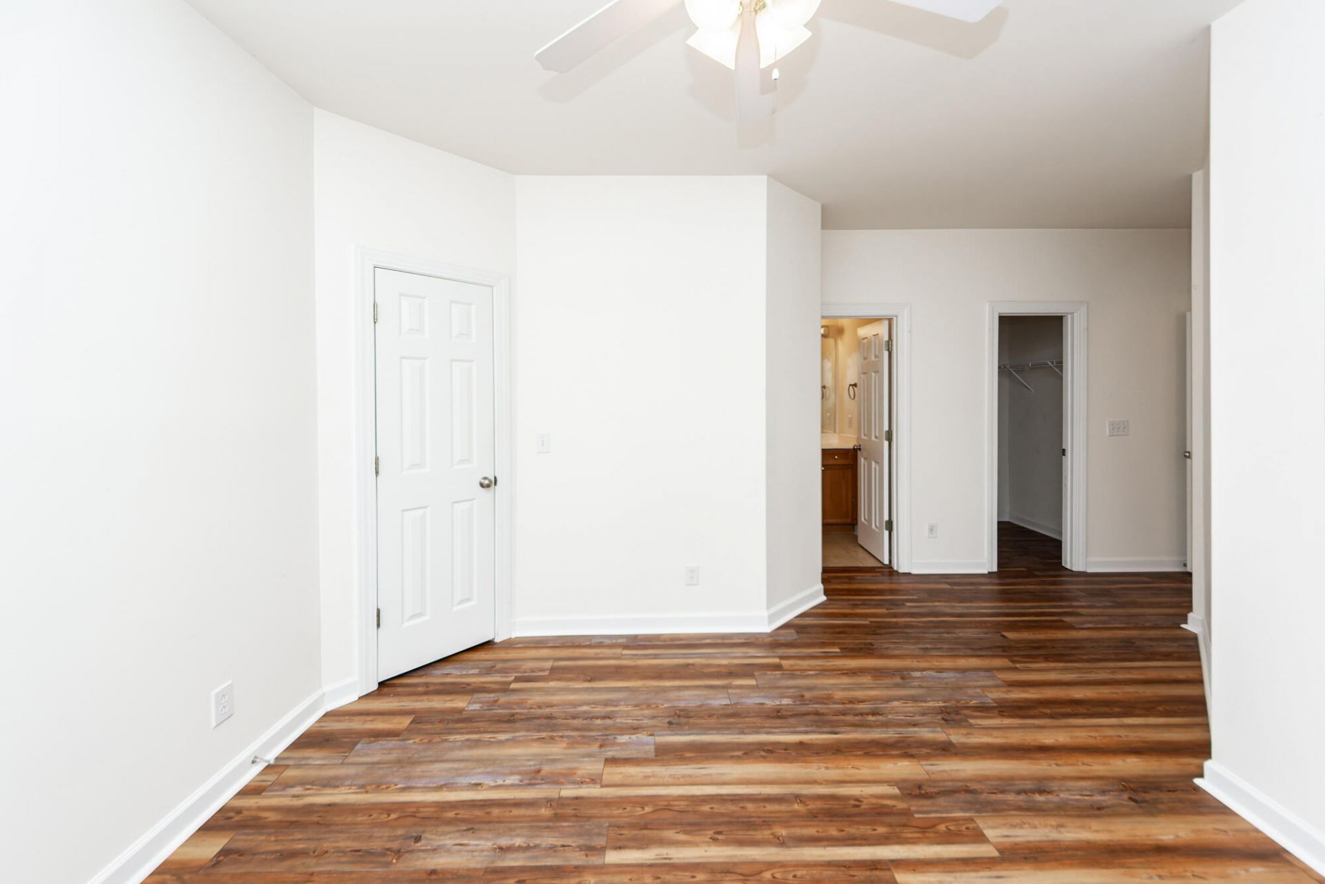 301 Pickering Lane Photo 25