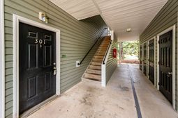 301 Pickering Lane photo 4