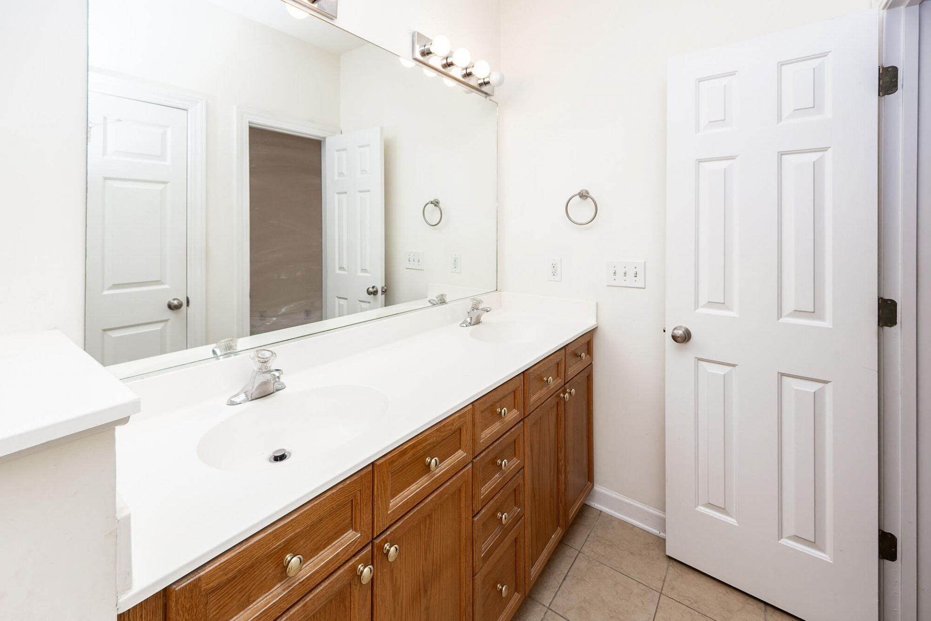301 Pickering Lane Photo 31