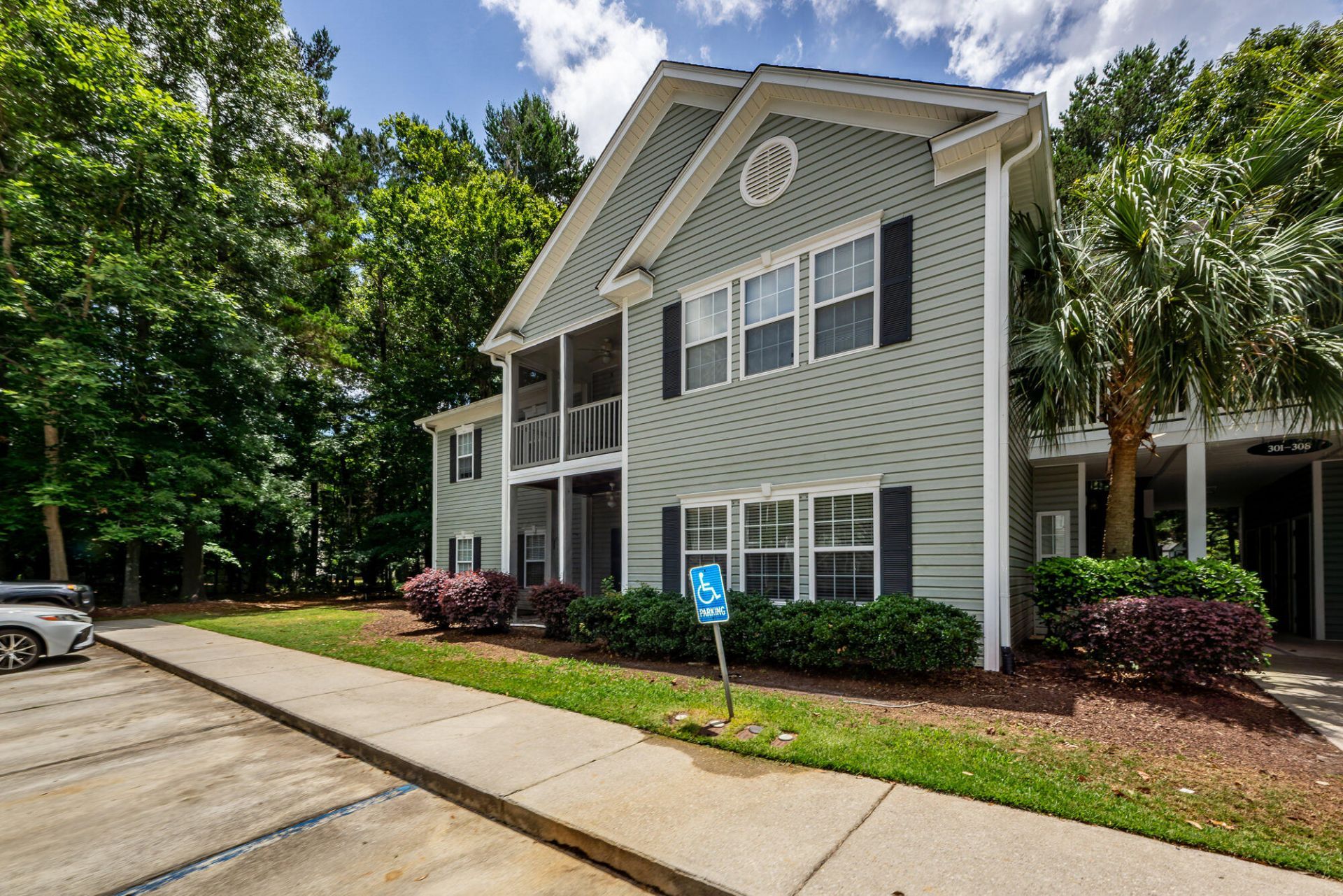 301 Pickering Lane Photo 33