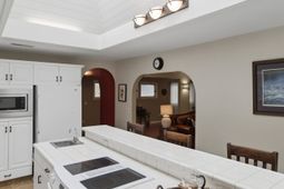 27 41st Avenue photo 4