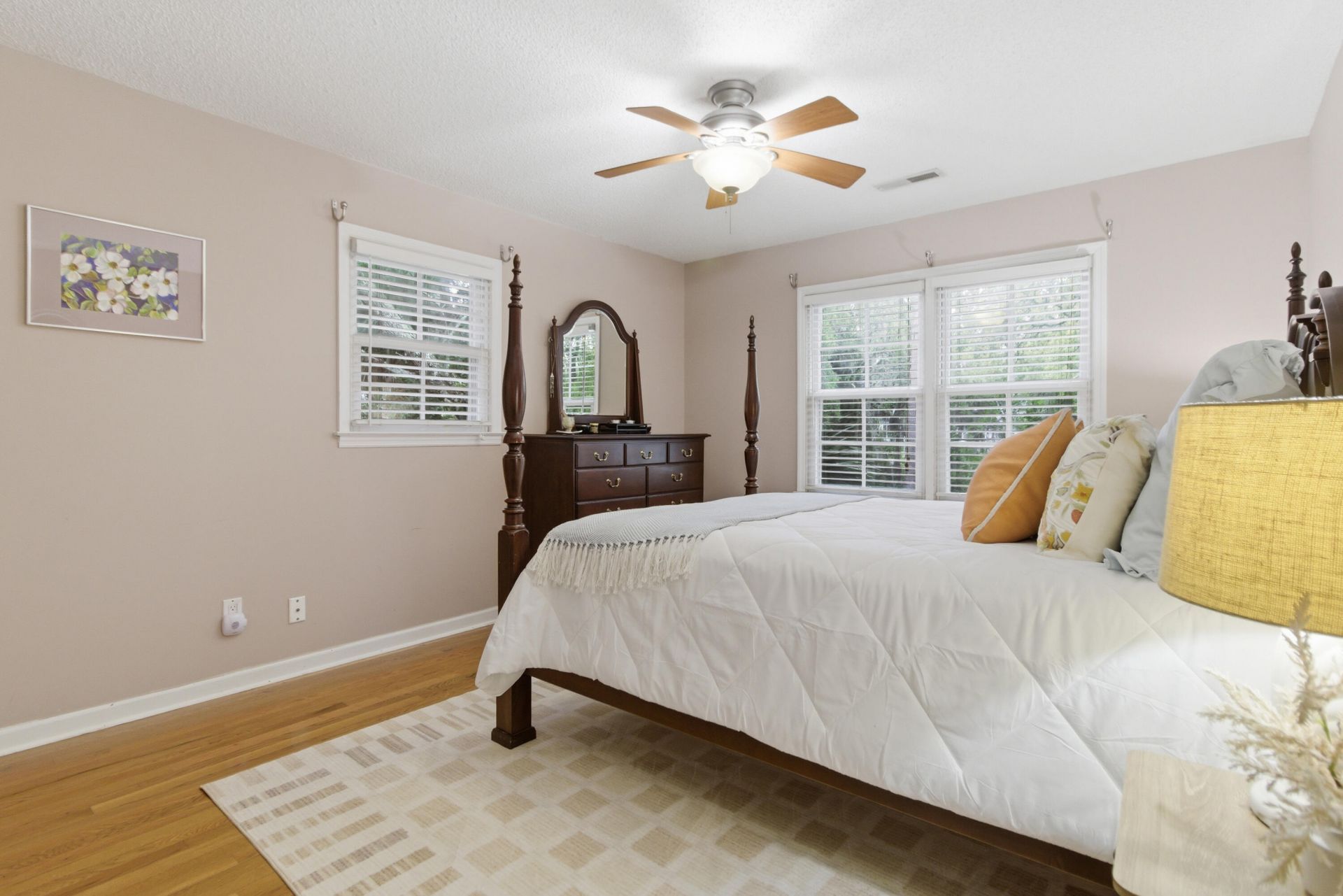 27 41st Avenue Photo 37