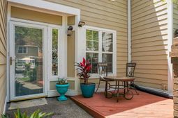 1044 Planters Place photo 4