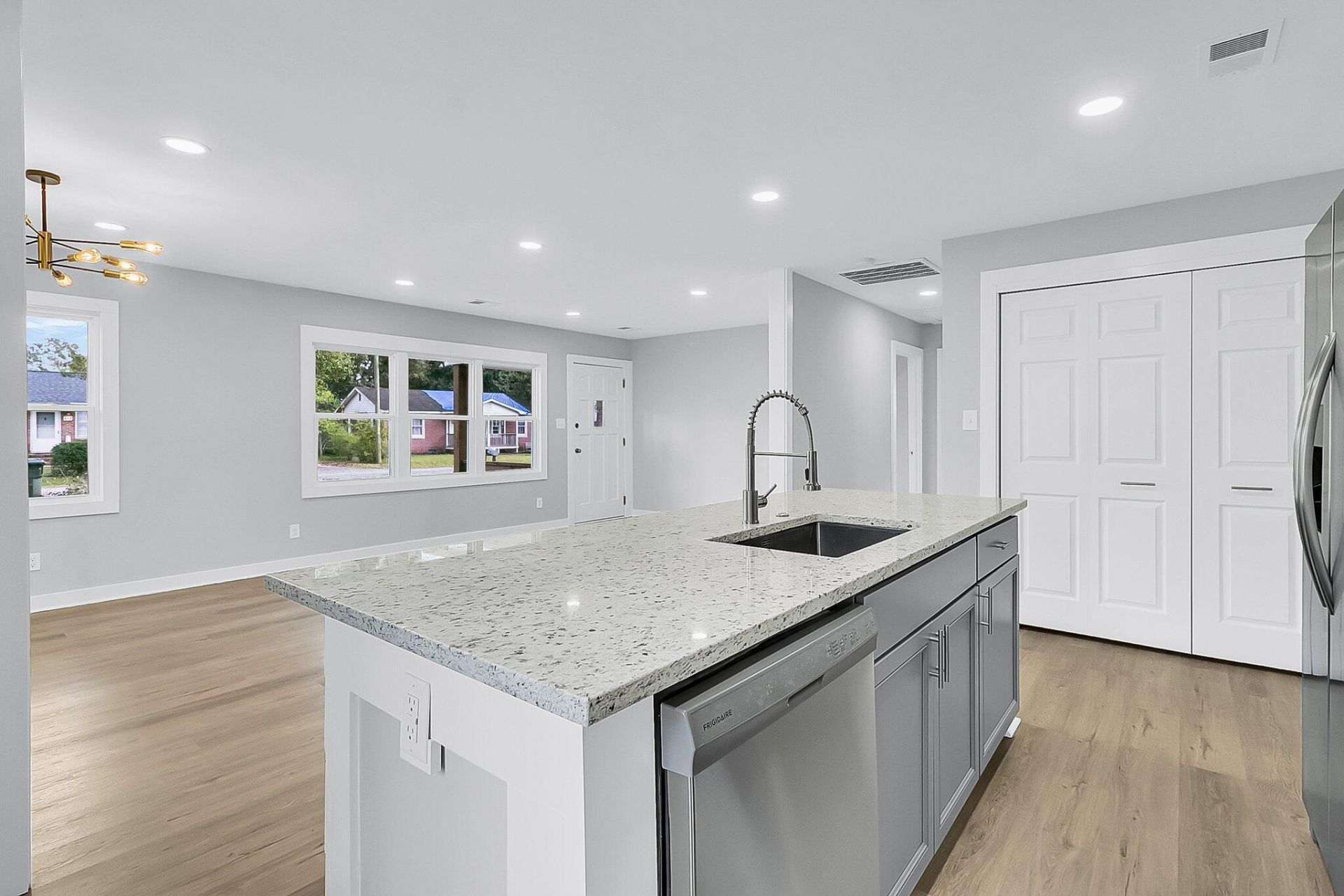 407 Annette Drive Photo 10