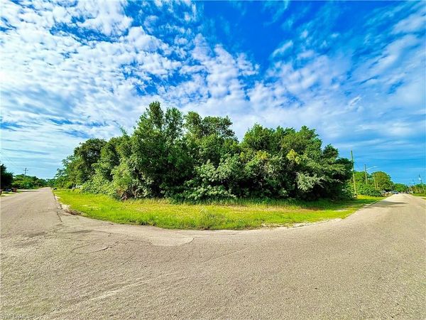 2217/2219 Fairway DR , LEHIGH ACRES, FL 33973