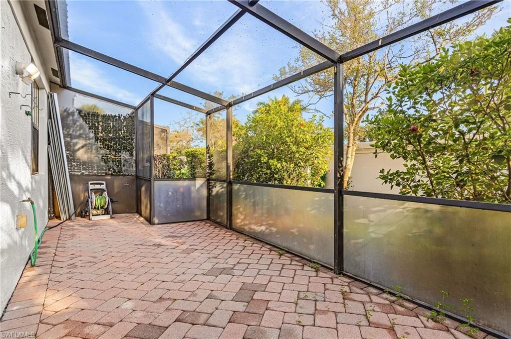 7542 Bristol Cir, Naples, FL 34120 Photo