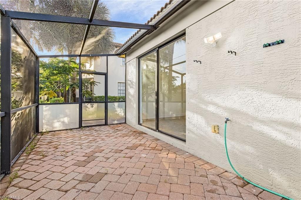 7542 Bristol Cir, Naples, FL 34120 Photo