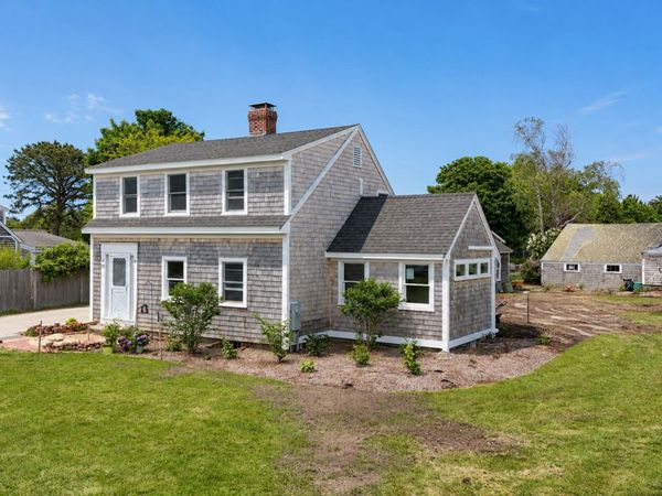 33 Pleasant Street , Dennis, MA 02638