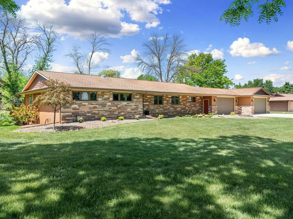 706 23rd Street SW, Austin, MN 55912