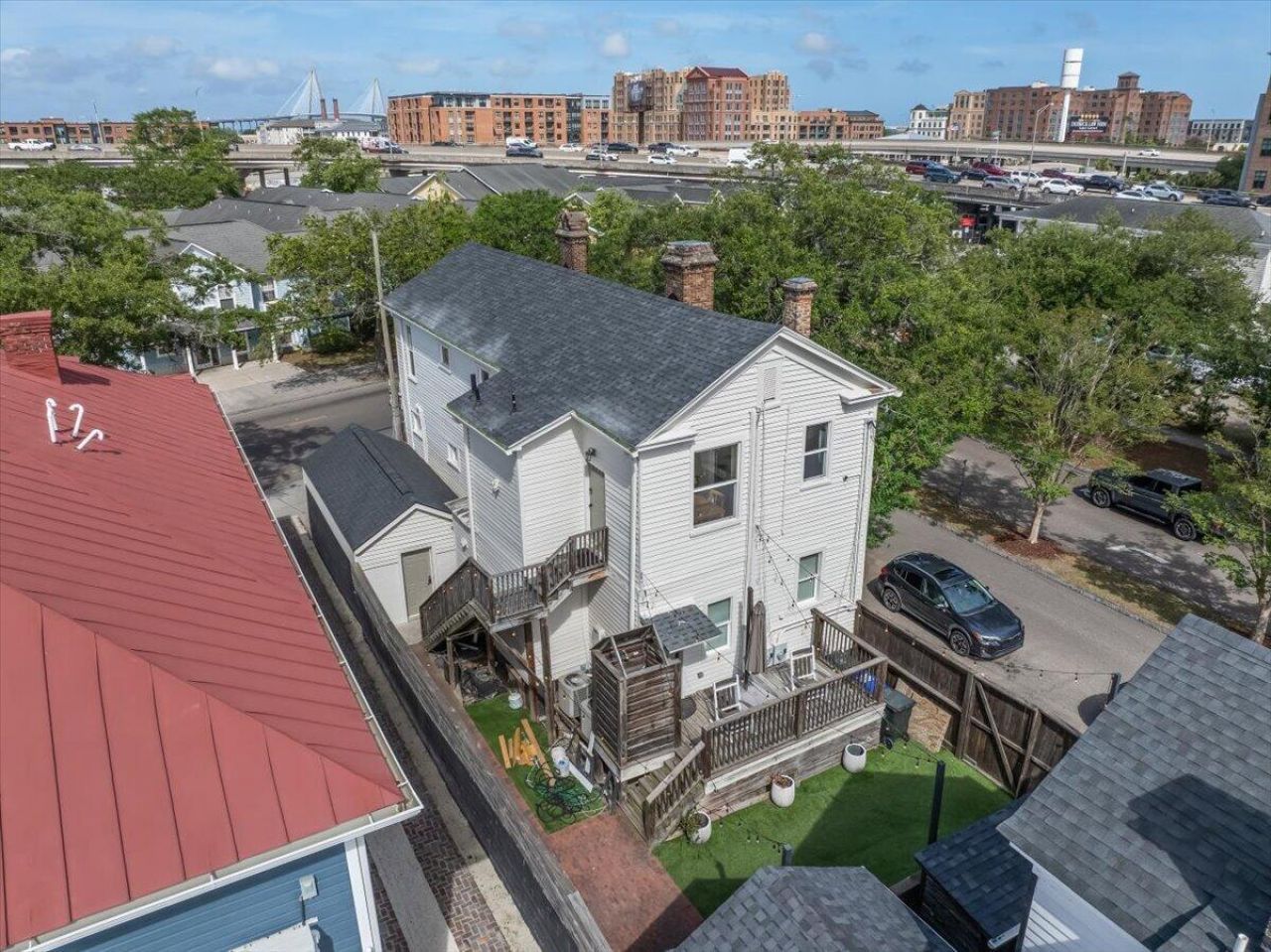 695 King Street  Photo 10
