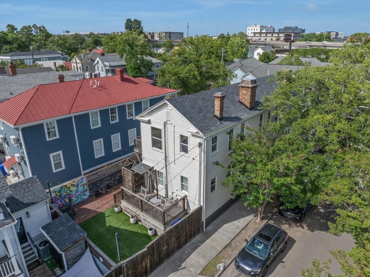 695 King Street  Photo 18