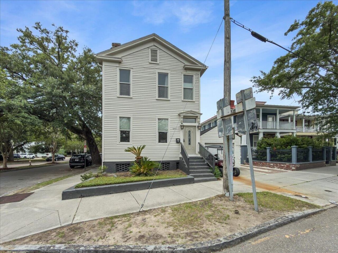 695 King Street  Photo 21