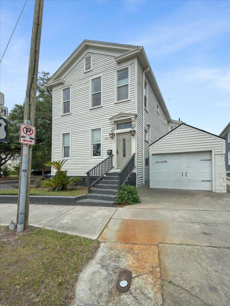 695 King Street  Photo 27