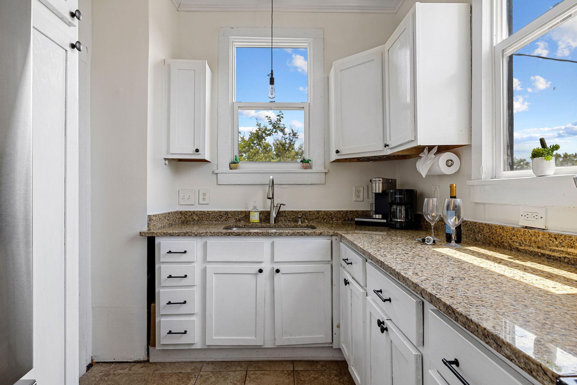 695 King Street  Photo 34