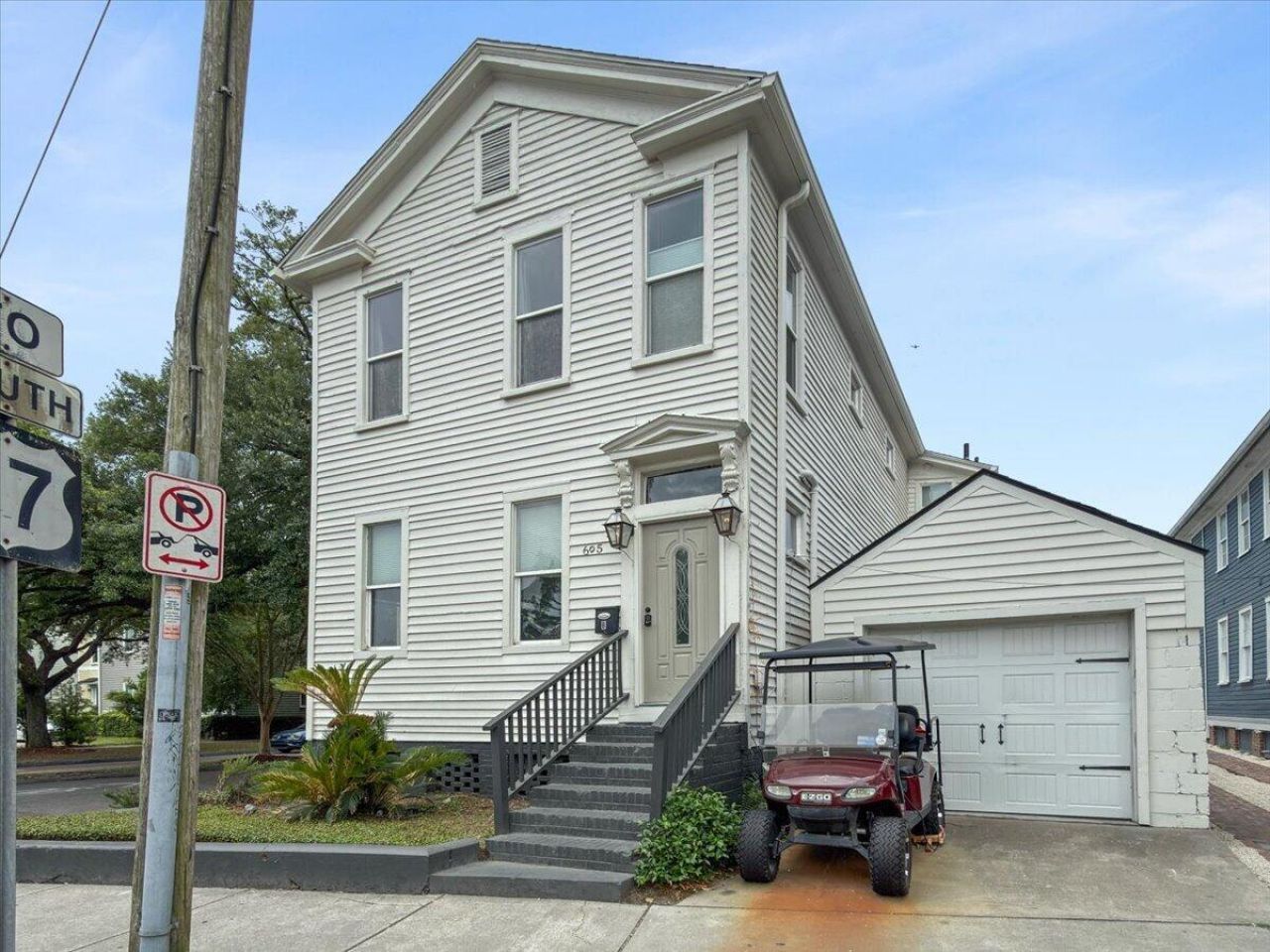 695 King Street  Photo 4
