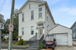 695 King Street  photo 4
