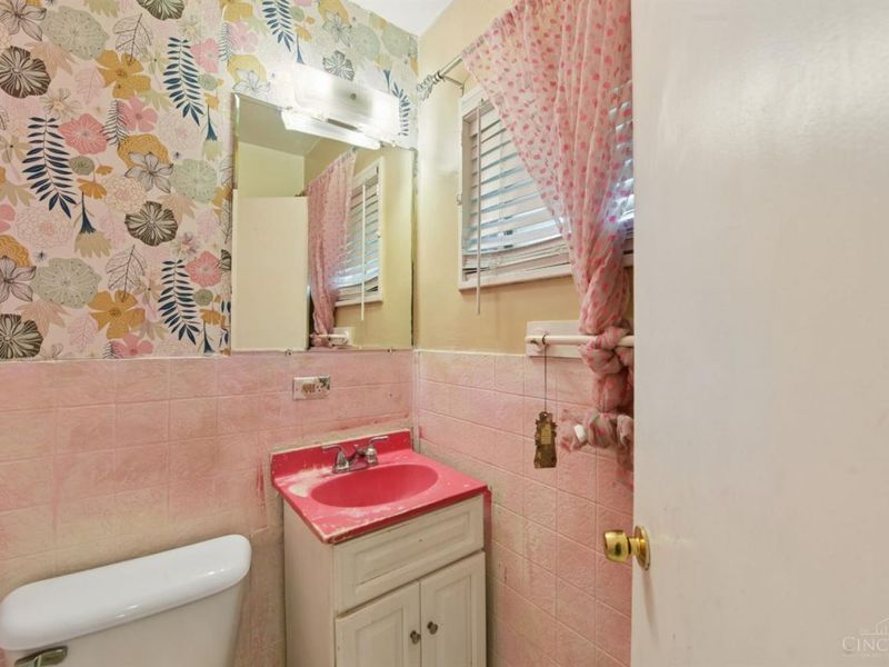 8791 Grenada Drive, Springfield Twp., OH 45231 Photo 10