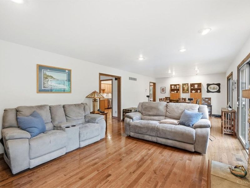 9853 Kittywood Drive, Colerain Township, OH 45252 Photo 12
