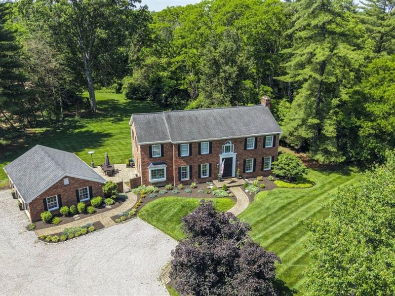8305 Old Hickory Drive, Indian Hill, OH 45243 Photo 3