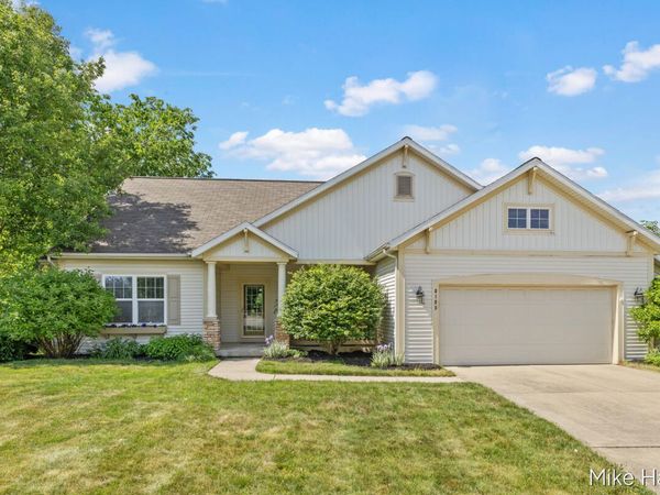 8105 Oldfield Court SE, Byron Center, MI 49315