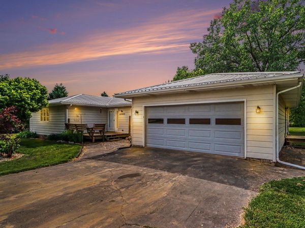 62852 Territorial Road, Lawrence, MI 49064