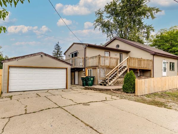 400 Clifton Drive , Round Lake Park, IL 60073