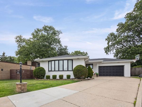 6913 N Concord Lane , Niles, IL 60714