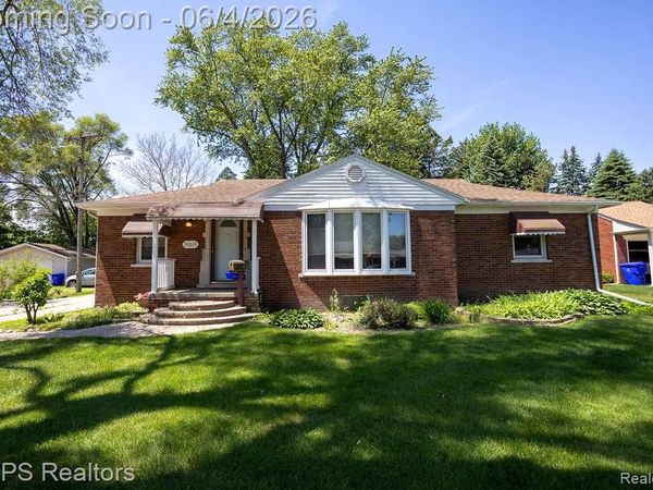 33033 Edgegrove, Fraser, MI 48026