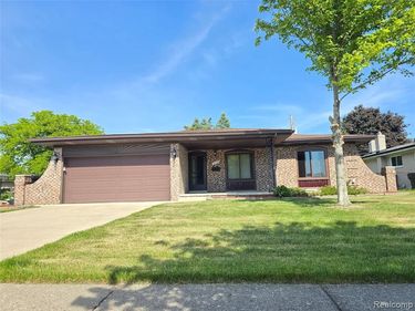 36086 English Drive, Sterling Heights, MI 48310