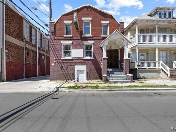 2935 YEMANS Street , Hamtramck, MI 48212