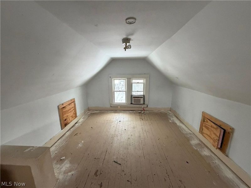 1362 Girard Street , Akron, OH 44301 Photo 13
