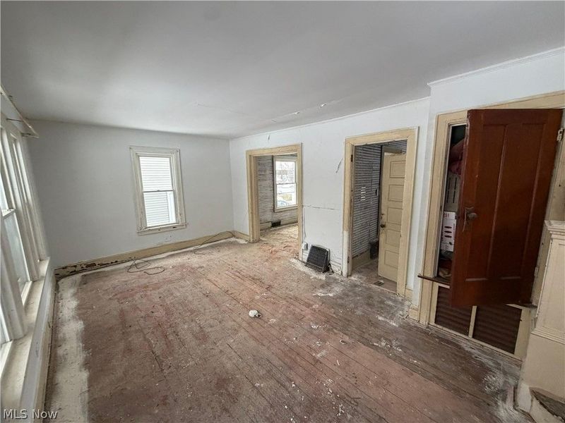 1362 Girard Street , Akron, OH 44301 Photo 5