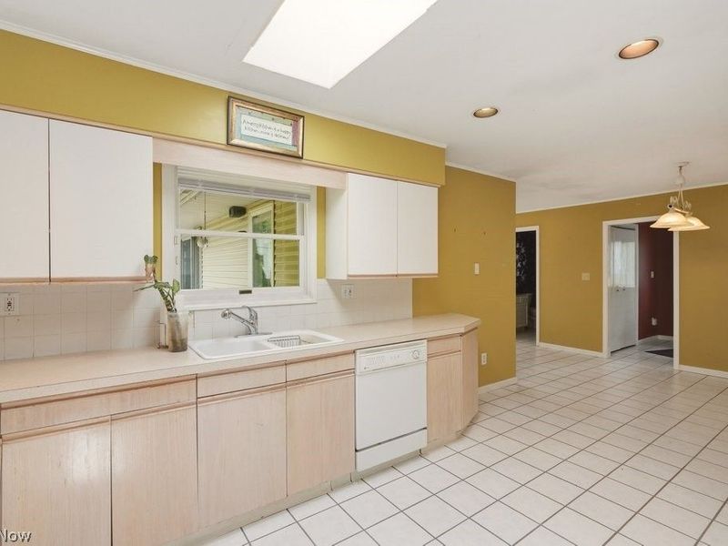 189 Pembroke Road , Akron, OH 44333 Photo 13