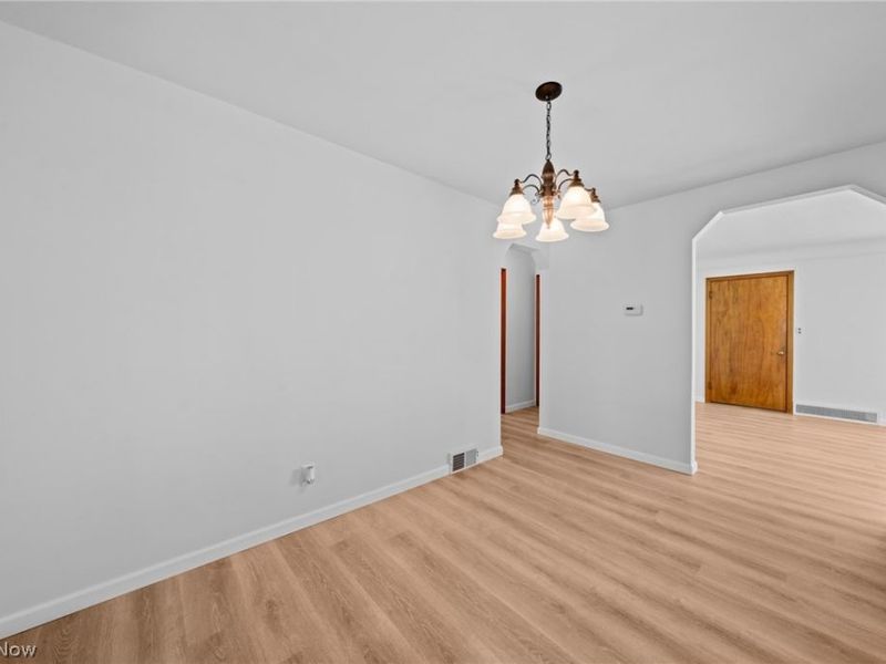 8315 Manorford Drive, Parma, OH 44129 Photo 12