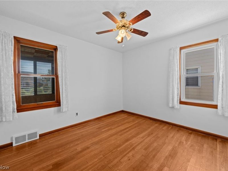 8315 Manorford Drive, Parma, OH 44129 Photo 13