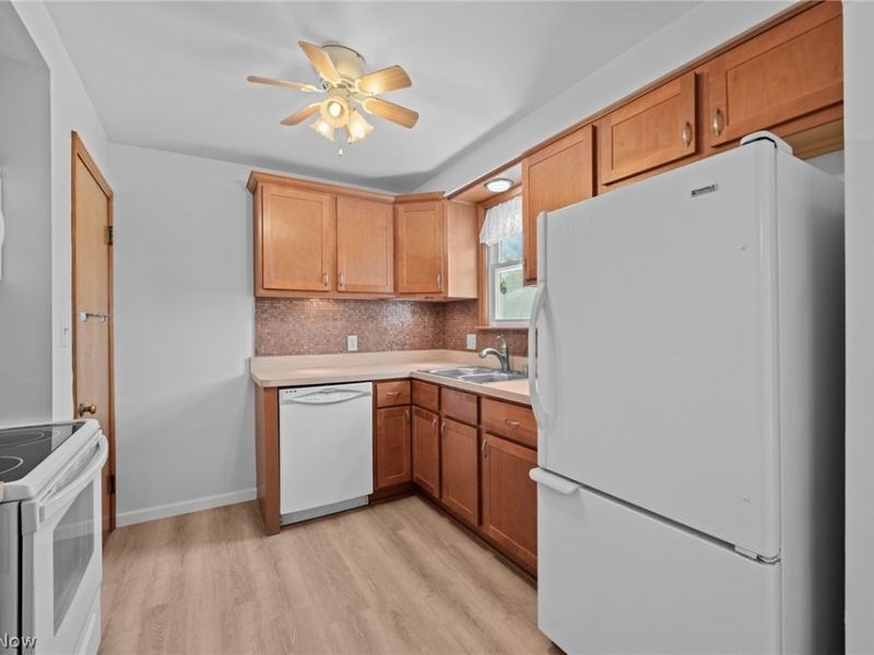 8315 Manorford Drive, Parma, OH 44129 Photo 19