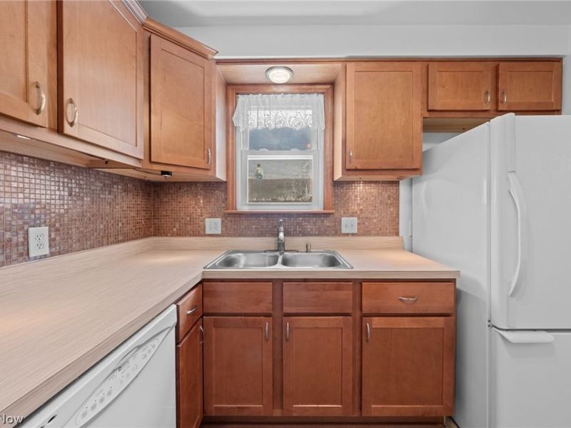 8315 Manorford Drive, Parma, OH 44129 Photo 22