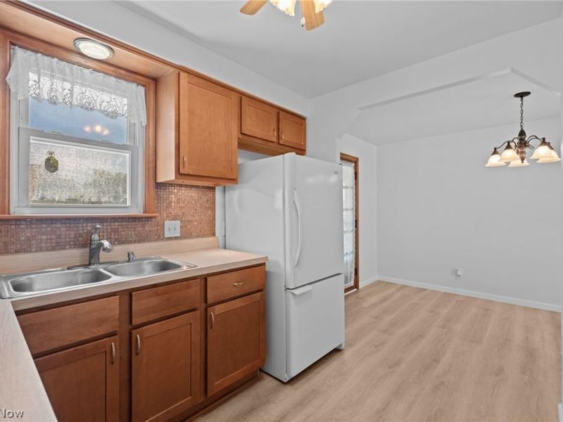 8315 Manorford Drive, Parma, OH 44129 Photo 23