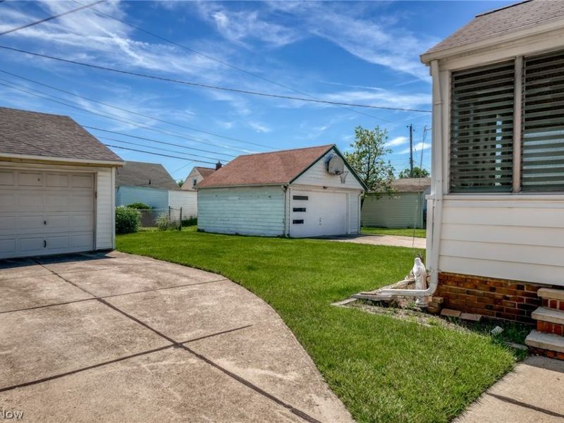 8315 Manorford Drive, Parma, OH 44129 Photo 42