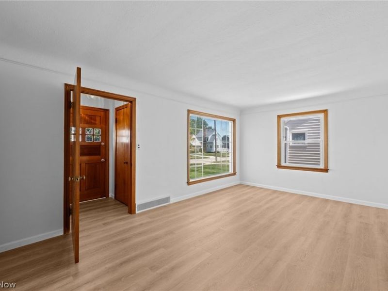 8315 Manorford Drive, Parma, OH 44129 Photo 5