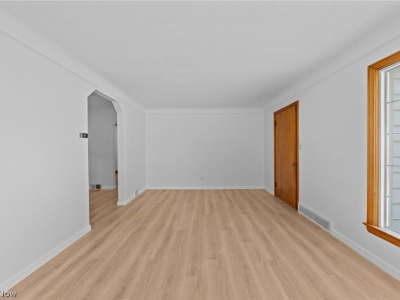 8315 Manorford Drive, Parma, OH 44129 Photo 8