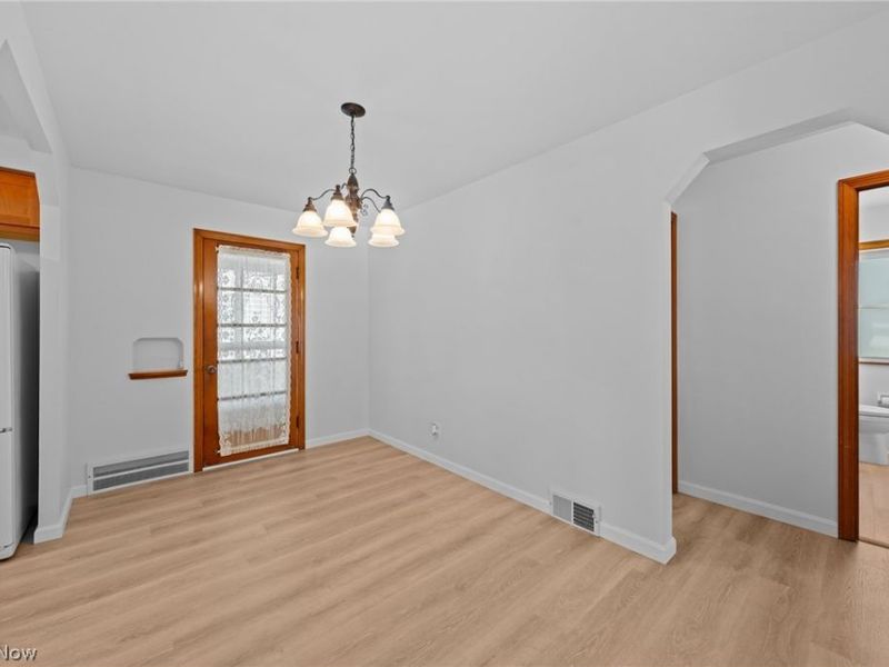 8315 Manorford Drive, Parma, OH 44129 Photo 9