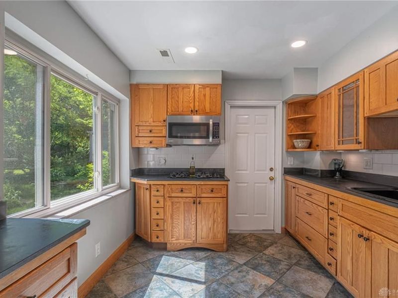 1826 Shady Lane, Beavercreek, OH 45432 Photo 11