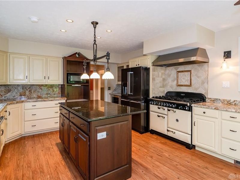 1910 Rustling Oak Court, Washington Township, OH 45459 Photo 14